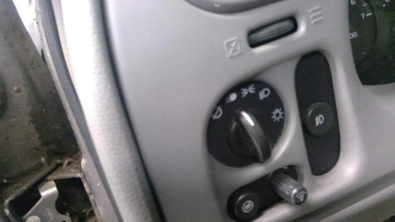 TRAILBLAZ 2006 Dash/Interior/Seat Switch 2013555