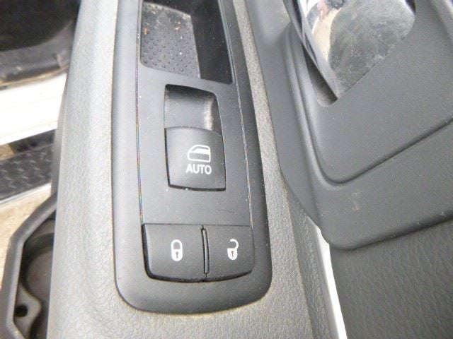 RAM1500   2016 Front Door Trim Panel 1618766