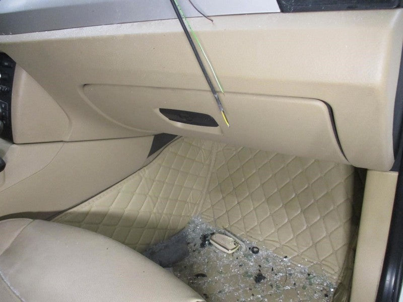 X1        2013 Glove Box 1708722