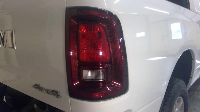 Passenger Tail Light Incandescent Fits 25-26 DODGE 2500 PICKUP 2016993