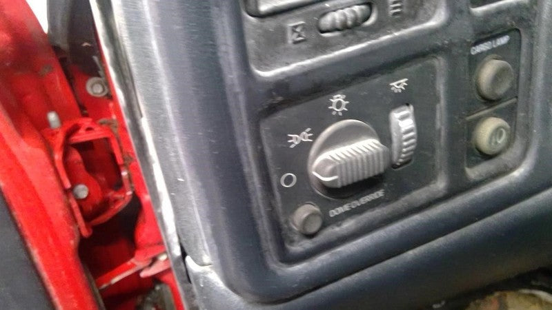 SILVRDO25 2001 Dash/Interior/Seat Switch 2011978