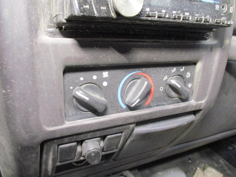 Temperature Control LHD Without AC Fits 99-05 WRANGLER 2013017