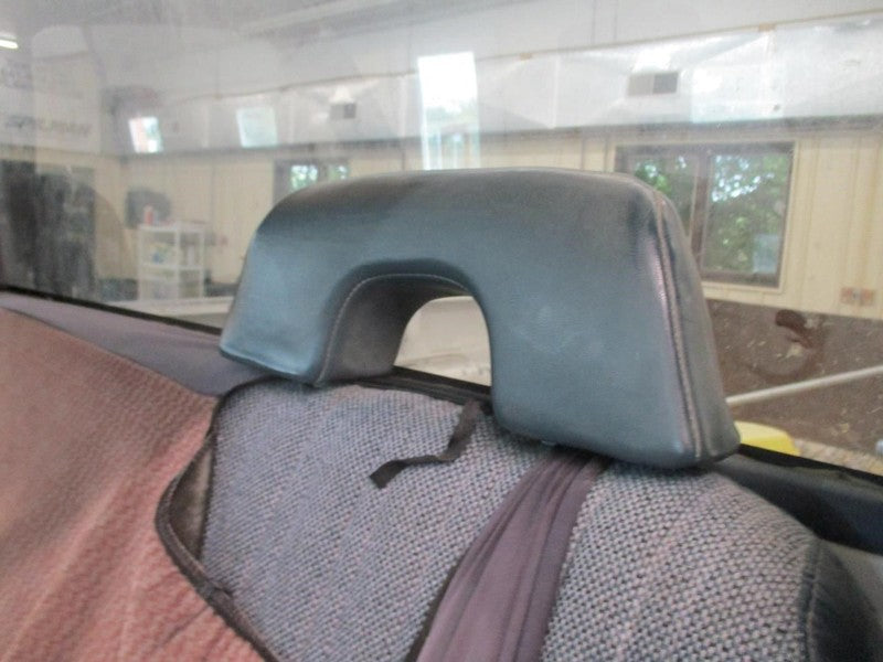 Chevrolet SILVERADO 1992 Headrest Used 7666
