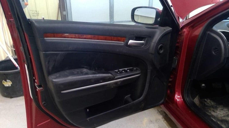 300       2014 Front Door Trim Panel 2050452