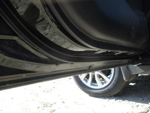 ROGUE     2019 Front Door Trim Panel 1555041