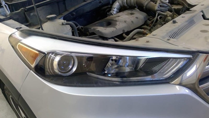 Passenger Headlight Xenon HID Adaptive Fits 16-18 TUCSON 1745530
