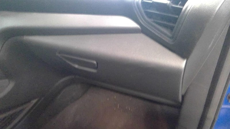 ESCAPE    2019 Glove Box 1888501