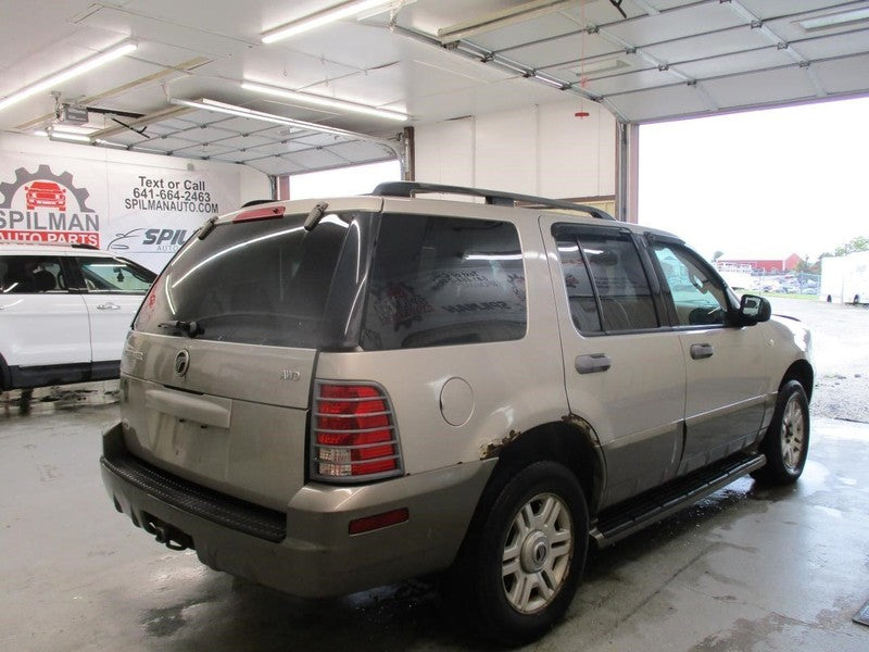 MOUNTNEER 2004 Front Door Trim Panel 2037658