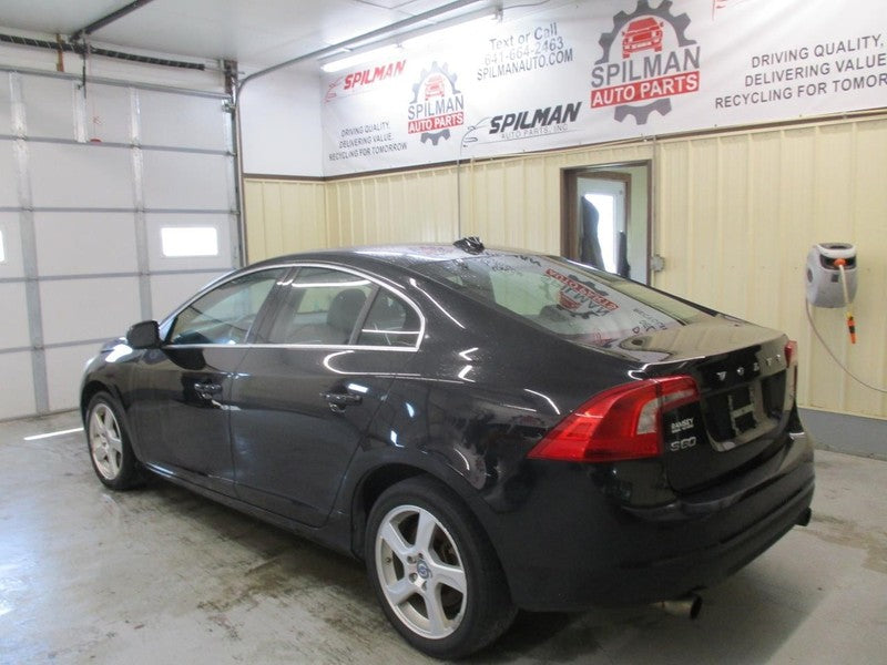 S60       2012 Glove Box 1971964