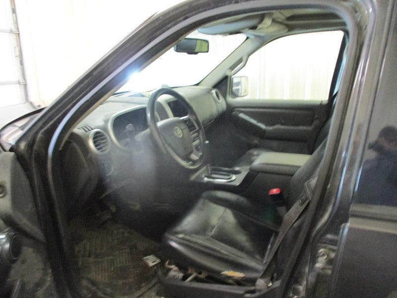 MOUNTNEER 2007 Dash Bezel 1743895