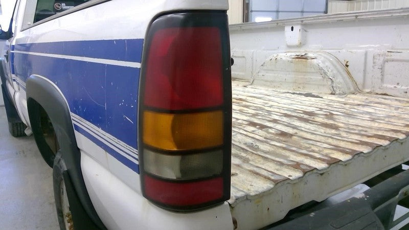 Driver Tail Light Wideside Thru 08/22/04 Fits 04-05 SIERRA 1500 PICKUP