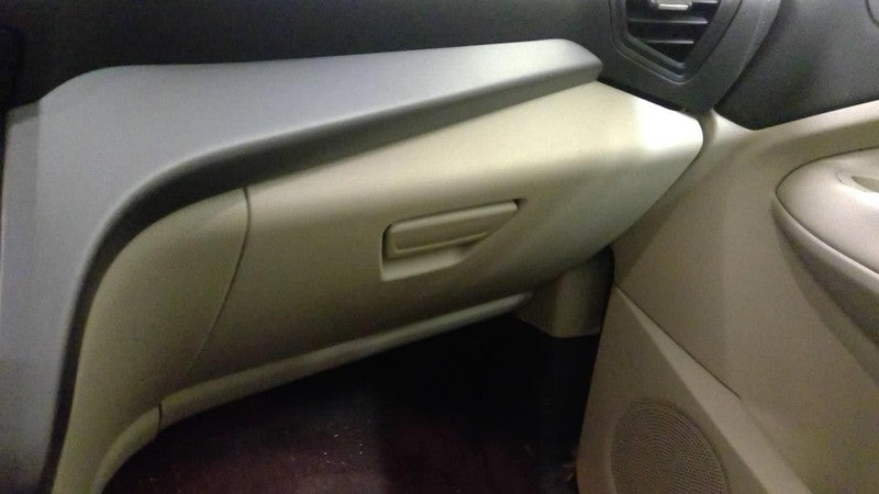 ESCAPE    2017 Glove Box 1876730