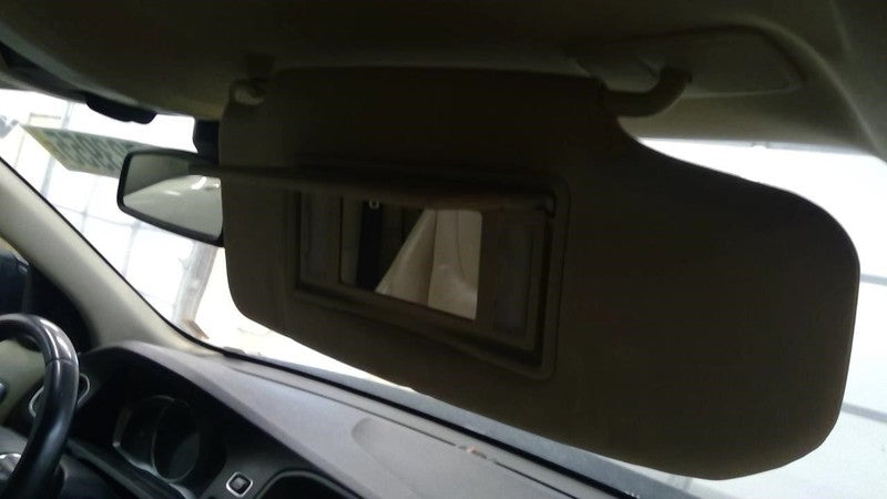 Passenger Right Sun Visor With Illumination Fits 14-18 VOLVO S60 17377